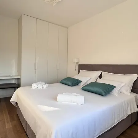 B&s Center * Σπλιτ