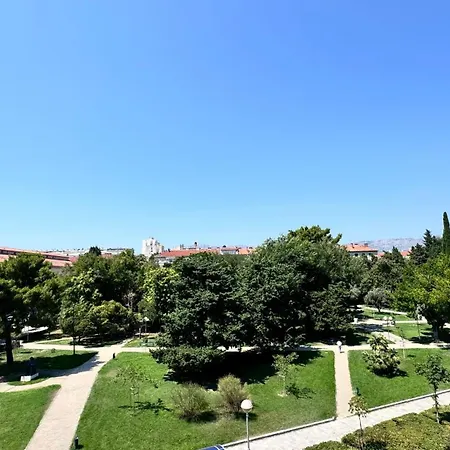 Apartment B&s Center *